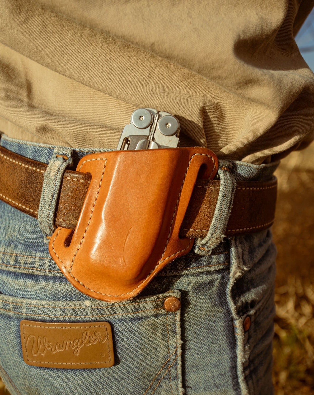 Ranchlands Mercantile: Leatherman Wave with Handmade Leather Sheath